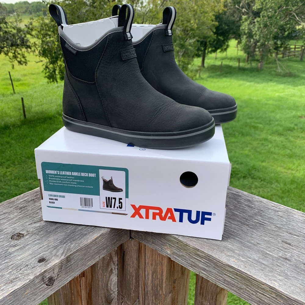 XTRATUF Women’s “leather” ankle deck boot